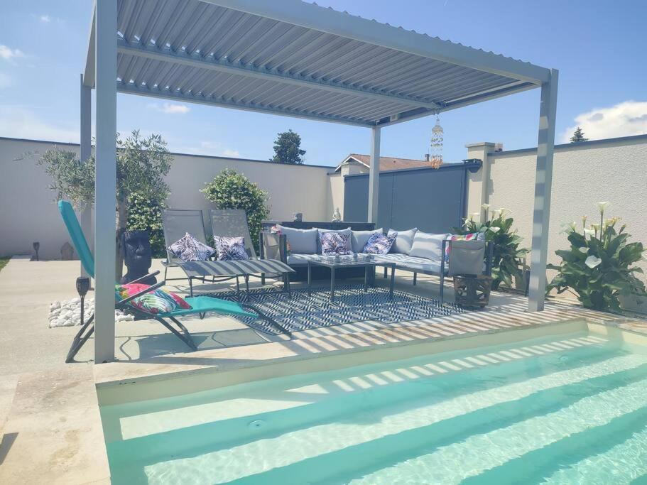 Holiday home La D'a-mours Mours-Saint-Eusebe
